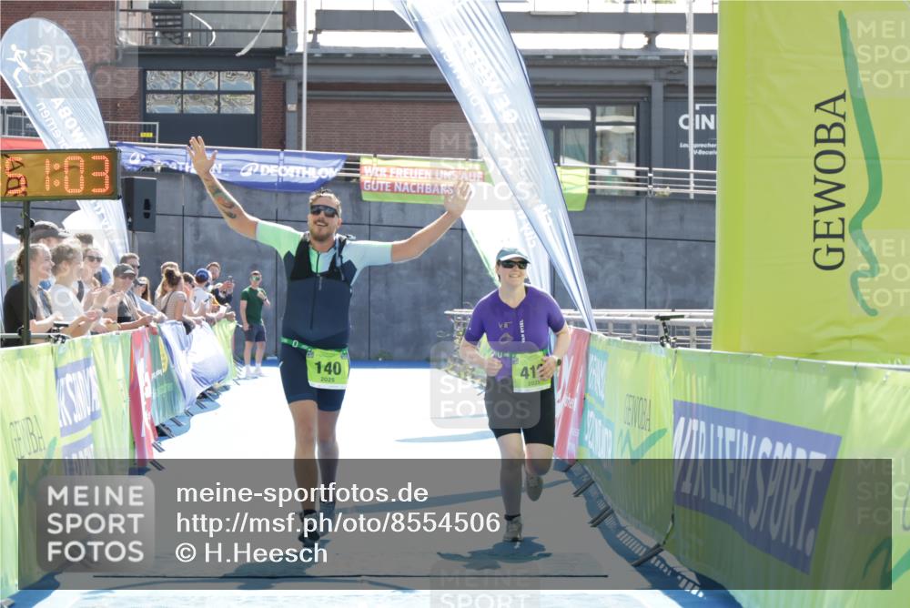 10.08.2025 - GEWOBA Citytriathlon Bremen H.Heesch http://msf.ph/oto/8554506 10.08.2025 15:51:07 Ziel 140, 419, 421 meine-sportfotos.de