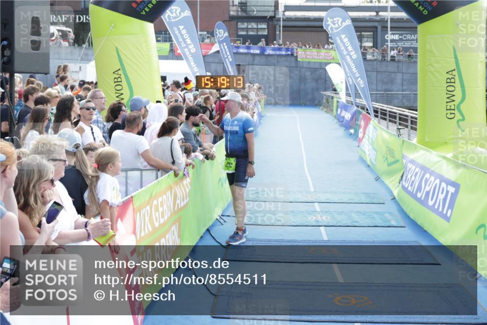 10.08.2025 - GEWOBA Citytriathlon Bremen H.Heesch http://msf.ph/oto/8554511 10.08.2025 15:19:17 Ziel 252 meine-sportfotos.de