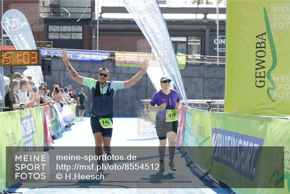 10.08.2025 - GEWOBA Citytriathlon Bremen H.Heesch http://msf.ph/oto/8554512 10.08.2025 15:51:07 Ziel 140, 419, 421 meine-sportfotos.de