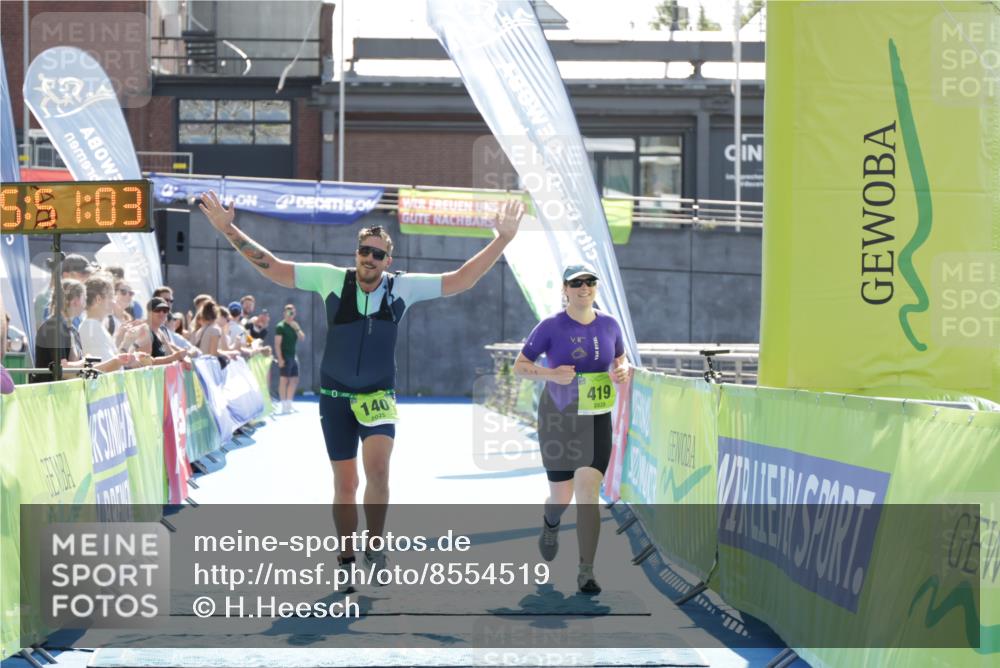 10.08.2025 - GEWOBA Citytriathlon Bremen H.Heesch http://msf.ph/oto/8554519 10.08.2025 15:51:07 Ziel 140, 419, 421 meine-sportfotos.de