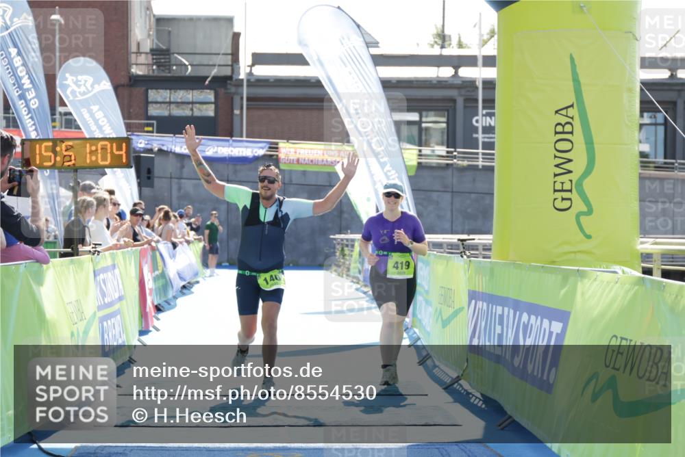 10.08.2025 - GEWOBA Citytriathlon Bremen H.Heesch http://msf.ph/oto/8554530 10.08.2025 15:51:08 Ziel 140, 419, 421 meine-sportfotos.de