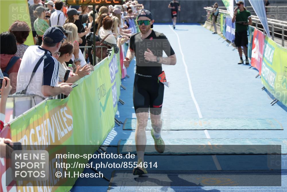 10.08.2025 - GEWOBA Citytriathlon Bremen H.Heesch http://msf.ph/oto/8554614 10.08.2025 14:10:25 Ziel 753 meine-sportfotos.de
