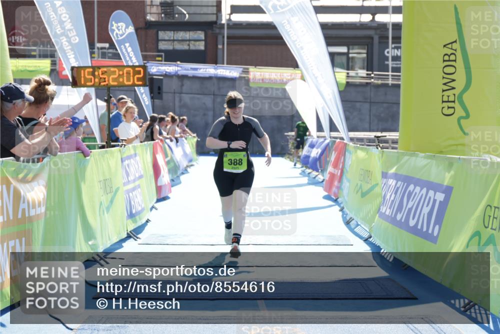 10.08.2025 - GEWOBA Citytriathlon Bremen H.Heesch http://msf.ph/oto/8554616 10.08.2025 15:52:06 Ziel 388 meine-sportfotos.de