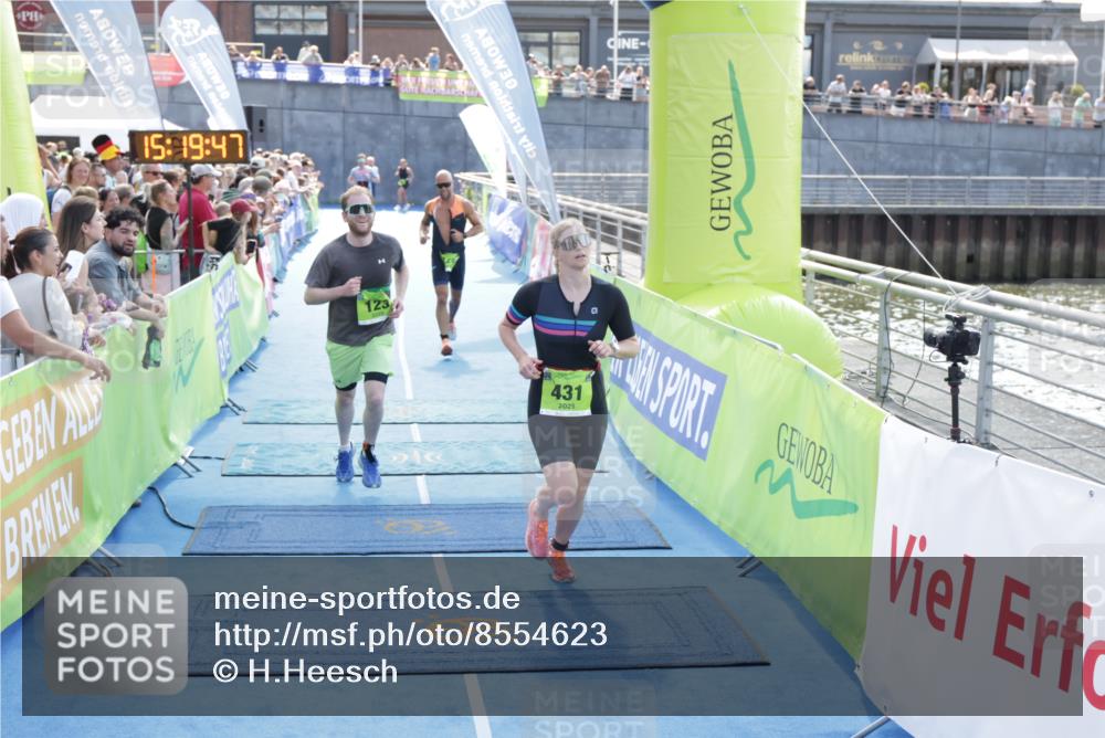 10.08.2025 - GEWOBA Citytriathlon Bremen H.Heesch http://msf.ph/oto/8554623 10.08.2025 15:19:51 Ziel 123, 224, 431 meine-sportfotos.de