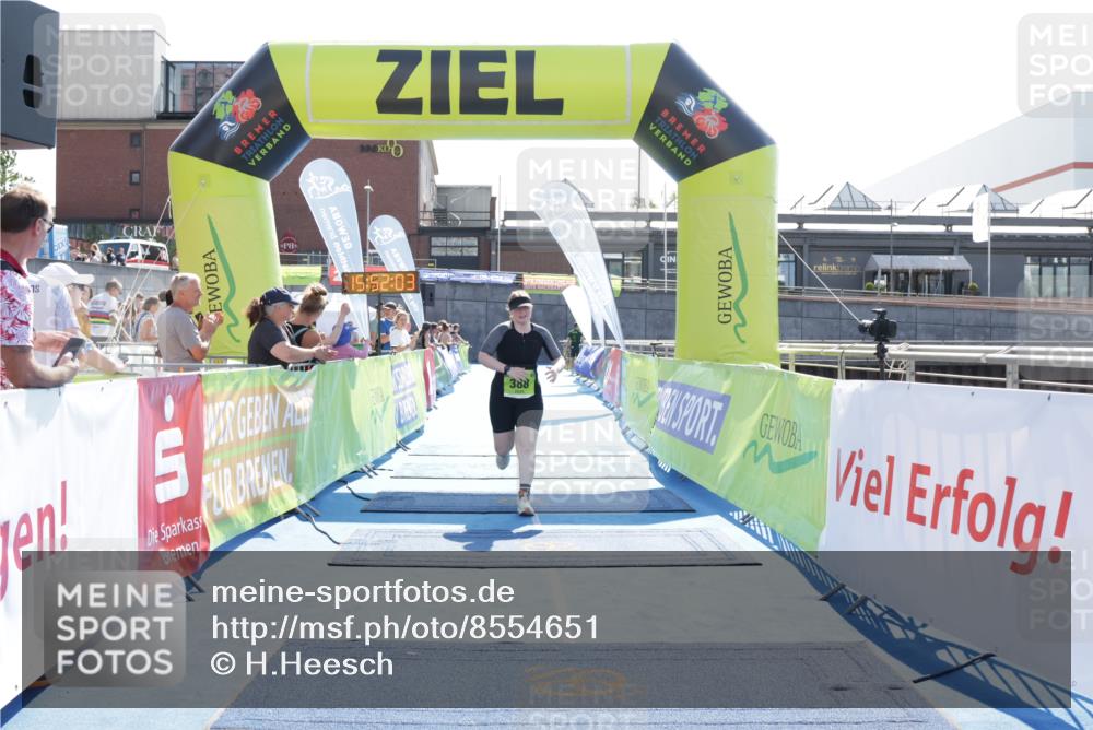 10.08.2025 - GEWOBA Citytriathlon Bremen H.Heesch http://msf.ph/oto/8554651 10.08.2025 15:52:07 Ziel 388 meine-sportfotos.de