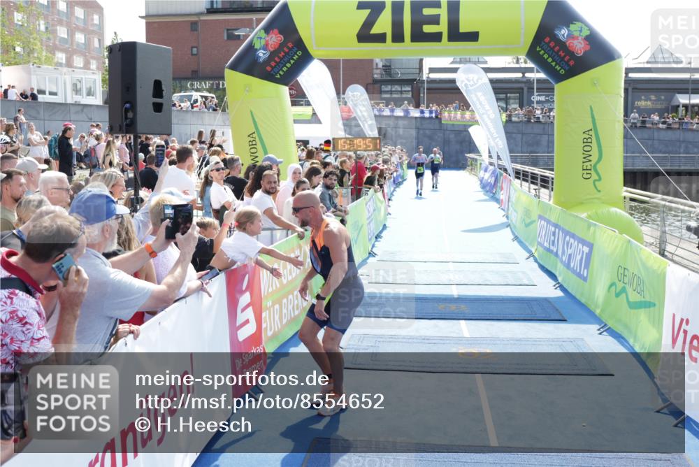 10.08.2025 - GEWOBA Citytriathlon Bremen H.Heesch http://msf.ph/oto/8554652 10.08.2025 15:19:55 Ziel 88, 123, 224, 238, 431 meine-sportfotos.de
