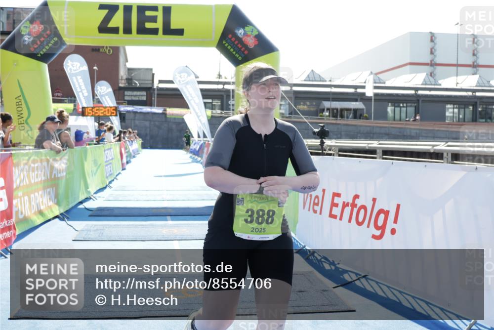 10.08.2025 - GEWOBA Citytriathlon Bremen H.Heesch http://msf.ph/oto/8554706 10.08.2025 15:52:09 Ziel 388 meine-sportfotos.de