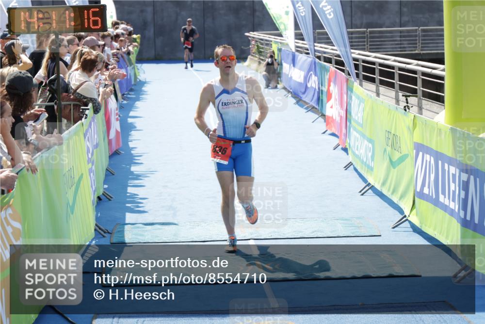 10.08.2025 - GEWOBA Citytriathlon Bremen H.Heesch http://msf.ph/oto/8554710 10.08.2025 14:11:19 Ziel 836 meine-sportfotos.de