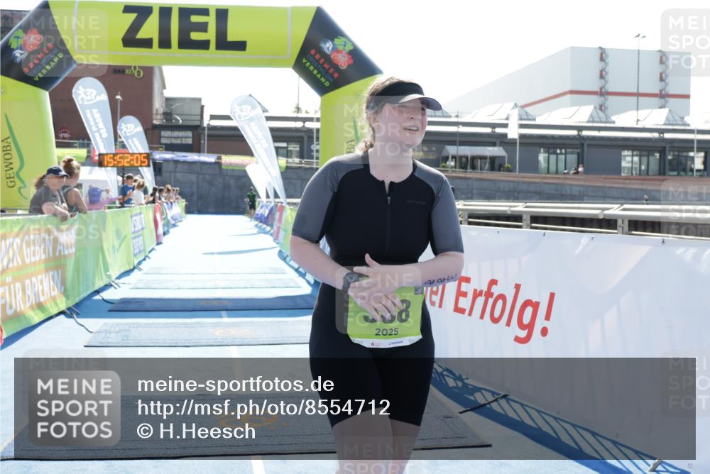 10.08.2025 - GEWOBA Citytriathlon Bremen H.Heesch http://msf.ph/oto/8554712 10.08.2025 15:52:09 Ziel 388 meine-sportfotos.de