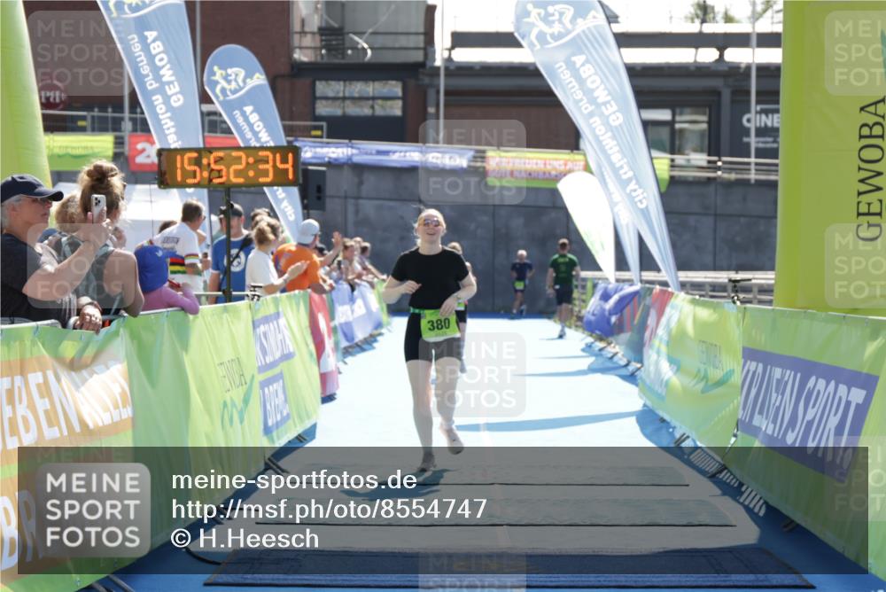 10.08.2025 - GEWOBA Citytriathlon Bremen H.Heesch http://msf.ph/oto/8554747 10.08.2025 15:52:38 Ziel 339, 380 meine-sportfotos.de
