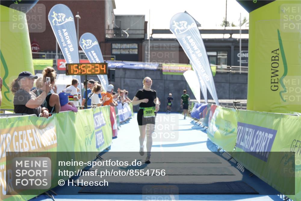 10.08.2025 - GEWOBA Citytriathlon Bremen H.Heesch http://msf.ph/oto/8554756 10.08.2025 15:52:39 Ziel 339, 380 meine-sportfotos.de