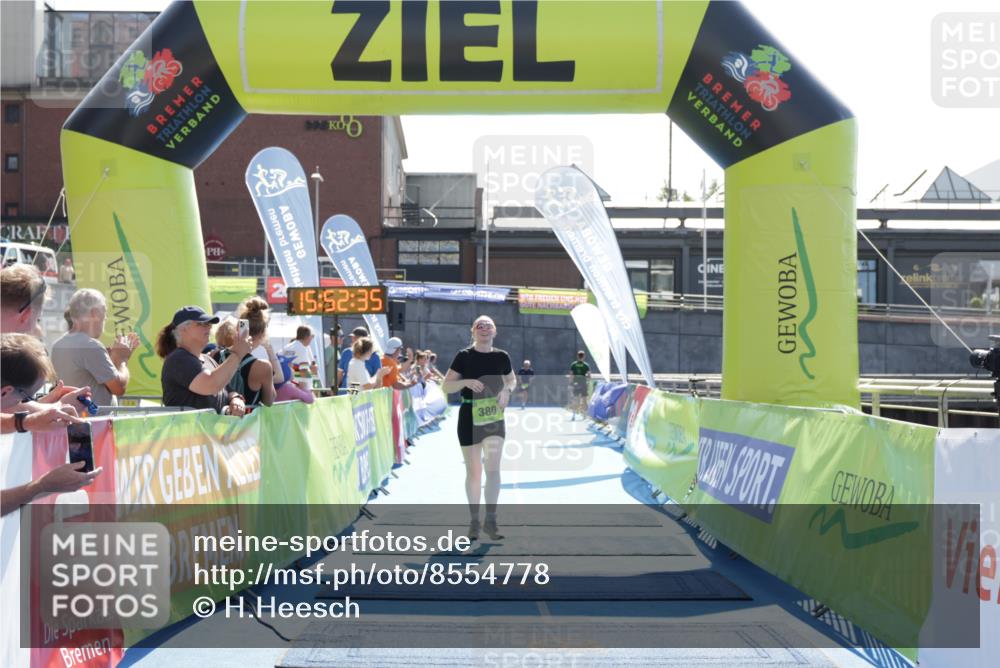 10.08.2025 - GEWOBA Citytriathlon Bremen H.Heesch http://msf.ph/oto/8554778 10.08.2025 15:52:39 Ziel 339, 380 meine-sportfotos.de