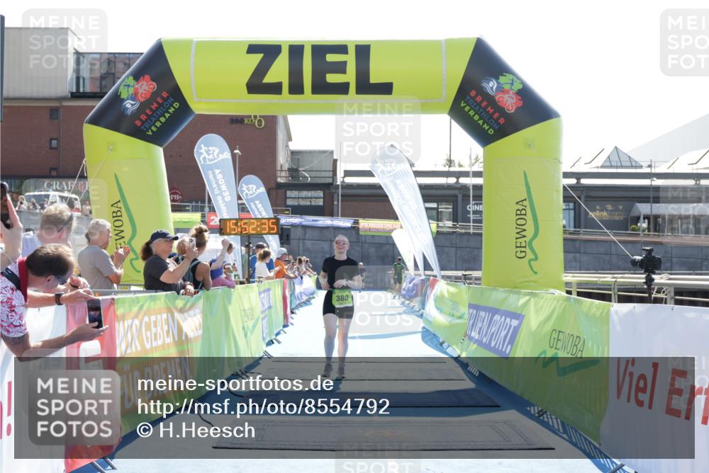 10.08.2025 - GEWOBA Citytriathlon Bremen H.Heesch http://msf.ph/oto/8554792 10.08.2025 15:52:39 Ziel 339, 380 meine-sportfotos.de