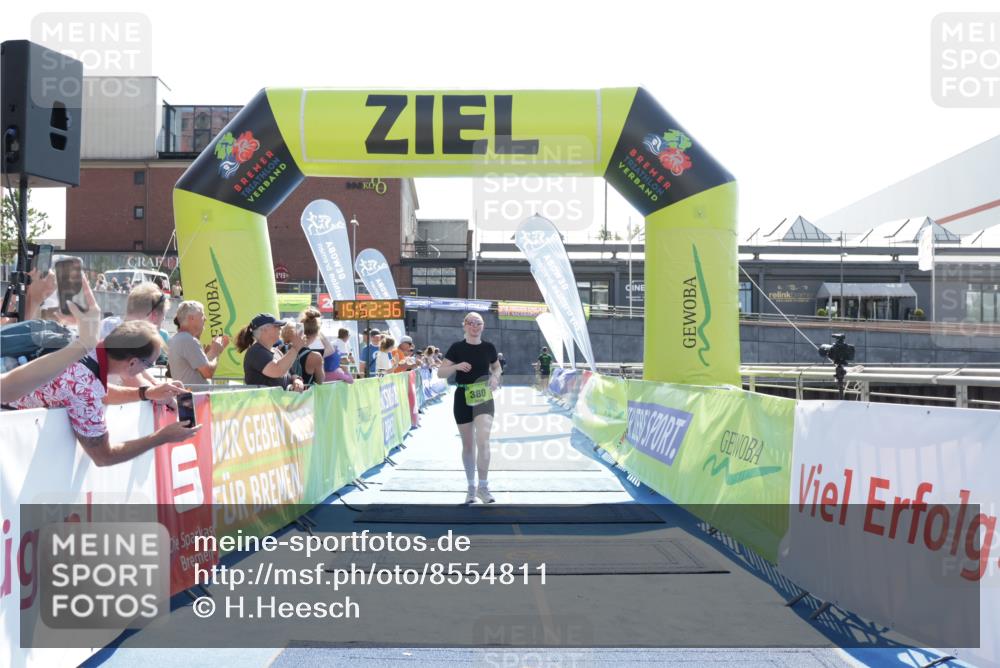 10.08.2025 - GEWOBA Citytriathlon Bremen H.Heesch http://msf.ph/oto/8554811 10.08.2025 15:52:40 Ziel 339, 380 meine-sportfotos.de
