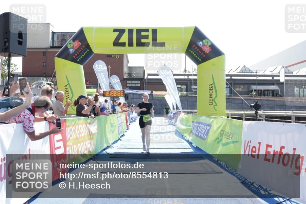 10.08.2025 - GEWOBA Citytriathlon Bremen H.Heesch http://msf.ph/oto/8554813 10.08.2025 15:52:40 Ziel 339, 380 meine-sportfotos.de