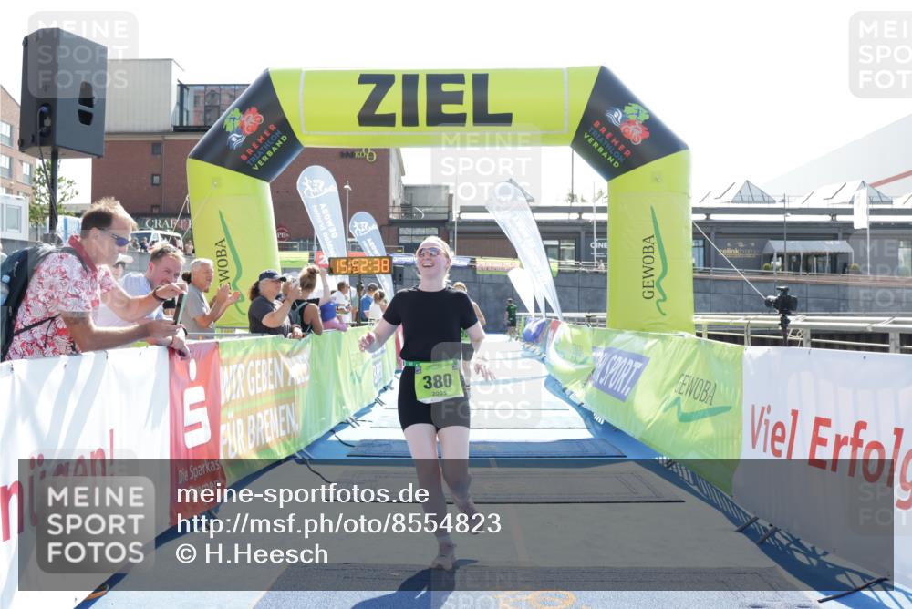 10.08.2025 - GEWOBA Citytriathlon Bremen H.Heesch http://msf.ph/oto/8554823 10.08.2025 15:52:42 Ziel 339, 380 meine-sportfotos.de