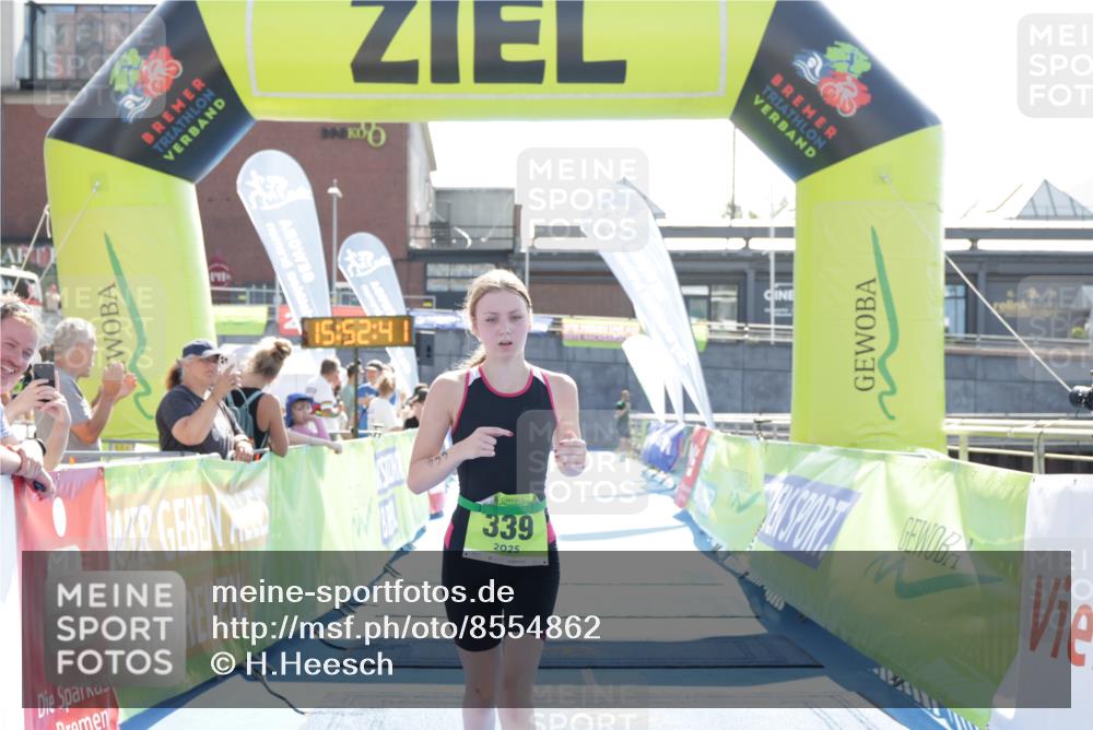 10.08.2025 - GEWOBA Citytriathlon Bremen H.Heesch http://msf.ph/oto/8554862 10.08.2025 15:52:45 Ziel 339, 380 meine-sportfotos.de