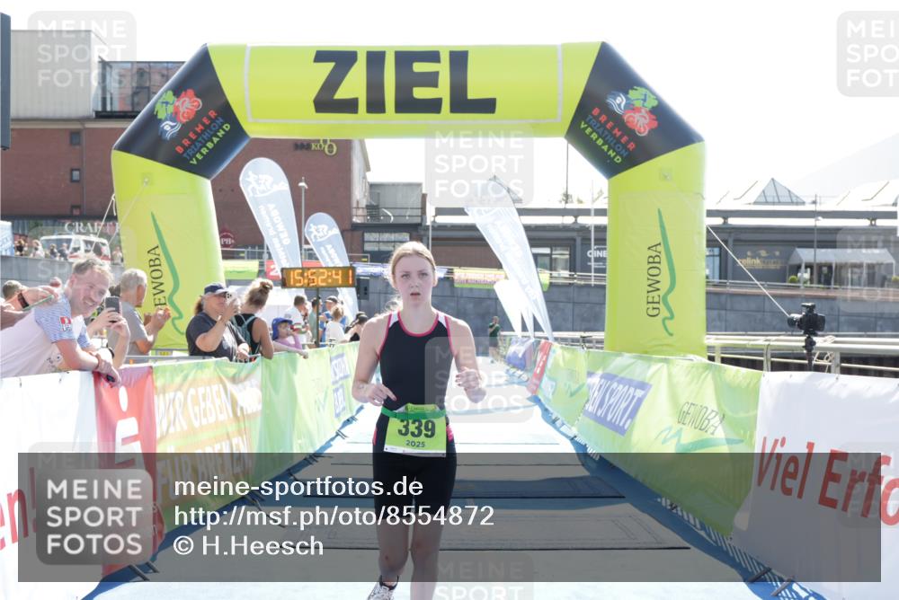 10.08.2025 - GEWOBA Citytriathlon Bremen H.Heesch http://msf.ph/oto/8554872 10.08.2025 15:52:45 Ziel 339, 380 meine-sportfotos.de