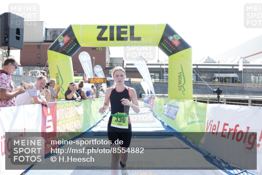 10.08.2025 - GEWOBA Citytriathlon Bremen H.Heesch http://msf.ph/oto/8554882 10.08.2025 15:52:45 Ziel 339, 380 meine-sportfotos.de