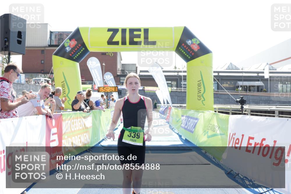 10.08.2025 - GEWOBA Citytriathlon Bremen H.Heesch http://msf.ph/oto/8554888 10.08.2025 15:52:46 Ziel 339, 380 meine-sportfotos.de