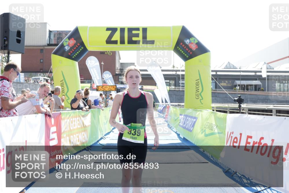 10.08.2025 - GEWOBA Citytriathlon Bremen H.Heesch http://msf.ph/oto/8554893 10.08.2025 15:52:46 Ziel 339, 380 meine-sportfotos.de