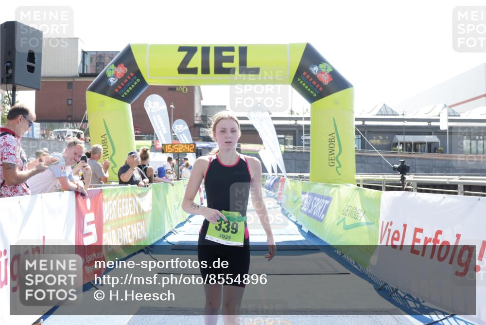 10.08.2025 - GEWOBA Citytriathlon Bremen H.Heesch http://msf.ph/oto/8554896 10.08.2025 15:52:46 Ziel 339, 380 meine-sportfotos.de
