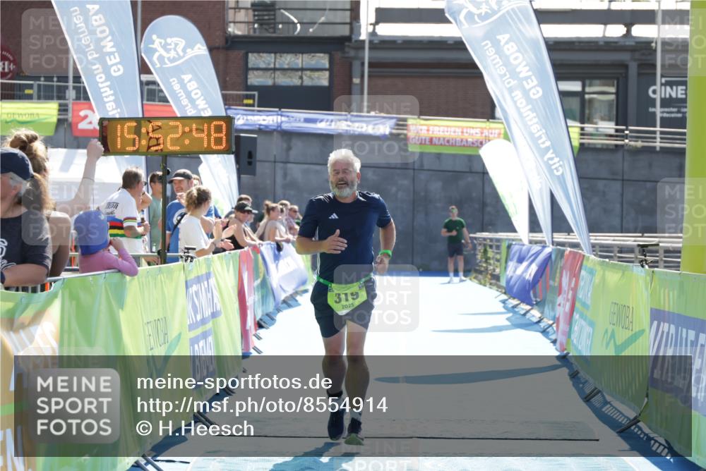 10.08.2025 - GEWOBA Citytriathlon Bremen H.Heesch http://msf.ph/oto/8554914 10.08.2025 15:52:52 Ziel 319 meine-sportfotos.de
