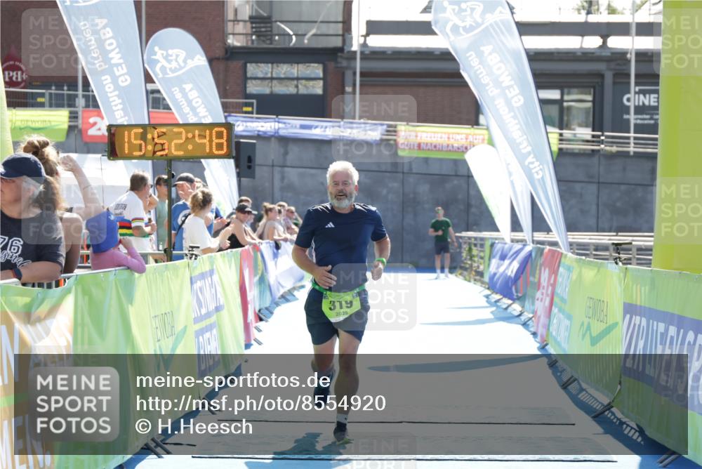 10.08.2025 - GEWOBA Citytriathlon Bremen H.Heesch http://msf.ph/oto/8554920 10.08.2025 15:52:53 Ziel 319 meine-sportfotos.de