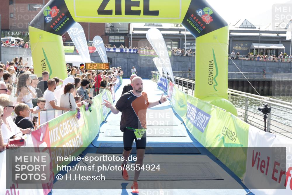 10.08.2025 - GEWOBA Citytriathlon Bremen H.Heesch http://msf.ph/oto/8554924 10.08.2025 15:21:10 Ziel 198, 272 meine-sportfotos.de