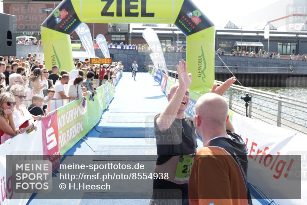 10.08.2025 - GEWOBA Citytriathlon Bremen H.Heesch http://msf.ph/oto/8554938 10.08.2025 15:21:12 Ziel 198, 272 meine-sportfotos.de