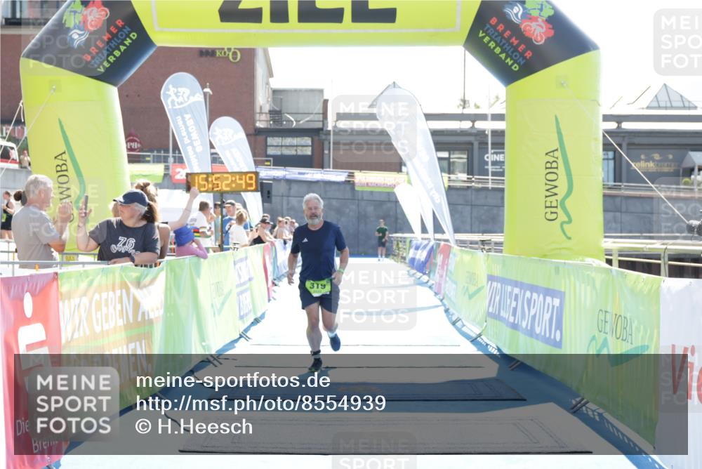10.08.2025 - GEWOBA Citytriathlon Bremen H.Heesch http://msf.ph/oto/8554939 10.08.2025 15:52:53 Ziel 319 meine-sportfotos.de