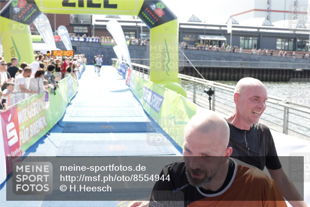 10.08.2025 - GEWOBA Citytriathlon Bremen H.Heesch http://msf.ph/oto/8554944 10.08.2025 15:21:13 Ziel 147, 198, 272 meine-sportfotos.de