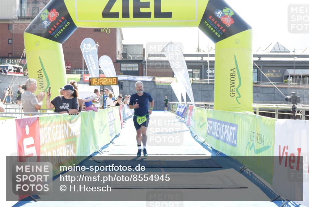 10.08.2025 - GEWOBA Citytriathlon Bremen H.Heesch http://msf.ph/oto/8554945 10.08.2025 15:52:53 Ziel 319 meine-sportfotos.de
