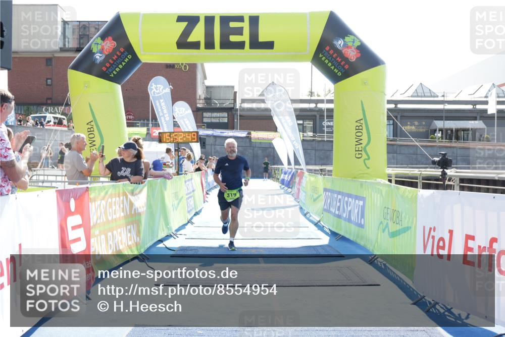 10.08.2025 - GEWOBA Citytriathlon Bremen H.Heesch http://msf.ph/oto/8554954 10.08.2025 15:52:53 Ziel 319 meine-sportfotos.de