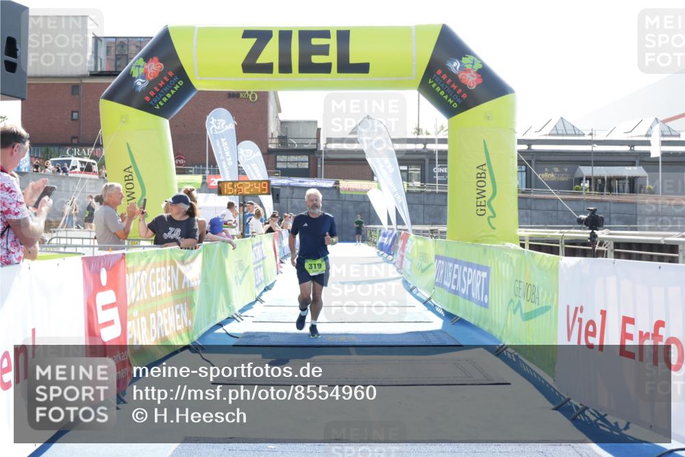 10.08.2025 - GEWOBA Citytriathlon Bremen H.Heesch http://msf.ph/oto/8554960 10.08.2025 15:52:54 Ziel 319 meine-sportfotos.de