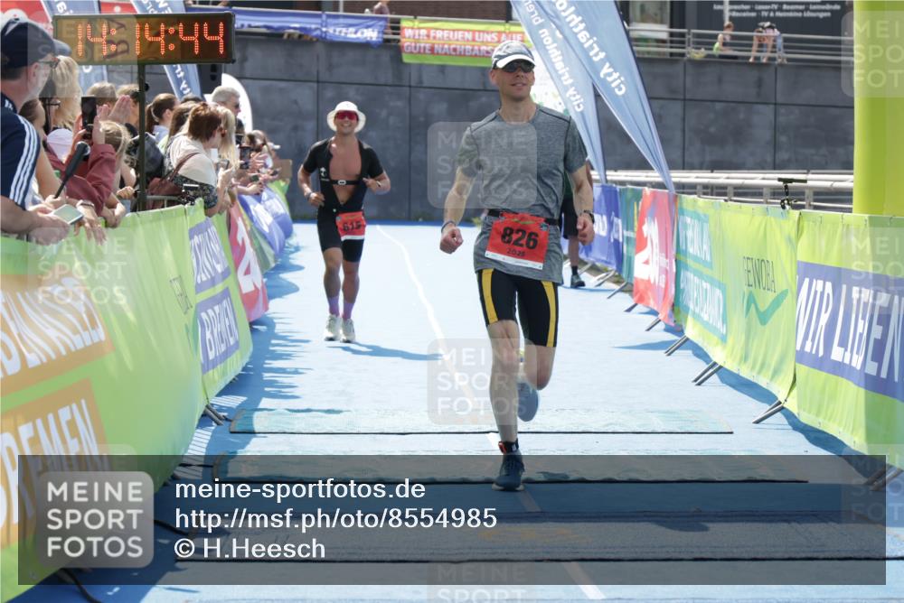 10.08.2025 - GEWOBA Citytriathlon Bremen H.Heesch http://msf.ph/oto/8554985 10.08.2025 14:14:48 Ziel 615, 826 meine-sportfotos.de