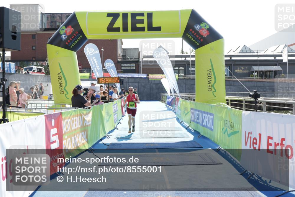 10.08.2025 - GEWOBA Citytriathlon Bremen H.Heesch http://msf.ph/oto/8555001 10.08.2025 15:54:39 Ziel 522 meine-sportfotos.de