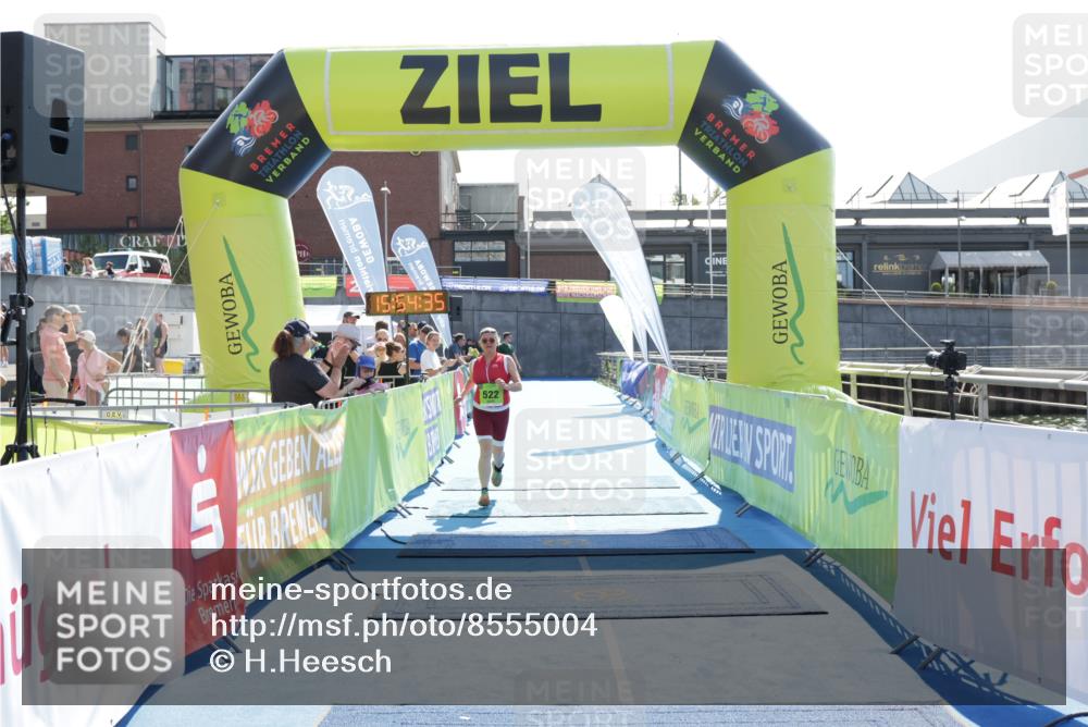 10.08.2025 - GEWOBA Citytriathlon Bremen H.Heesch http://msf.ph/oto/8555004 10.08.2025 15:54:39 Ziel 522 meine-sportfotos.de