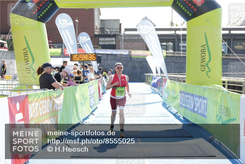 10.08.2025 - GEWOBA Citytriathlon Bremen H.Heesch http://msf.ph/oto/8555025 10.08.2025 15:54:40 Ziel 522 meine-sportfotos.de