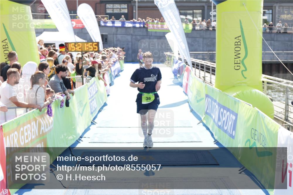 10.08.2025 - GEWOBA Citytriathlon Bremen H.Heesch http://msf.ph/oto/8555057 10.08.2025 15:21:58 Ziel 36 meine-sportfotos.de