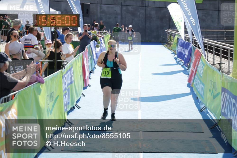 10.08.2025 - GEWOBA Citytriathlon Bremen H.Heesch http://msf.ph/oto/8555105 10.08.2025 15:56:04 Ziel 413 meine-sportfotos.de