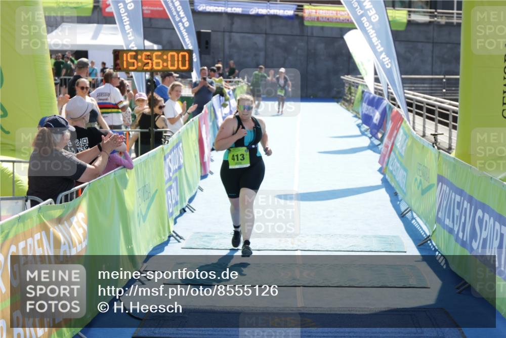 10.08.2025 - GEWOBA Citytriathlon Bremen H.Heesch http://msf.ph/oto/8555126 10.08.2025 15:56:04 Ziel 413 meine-sportfotos.de