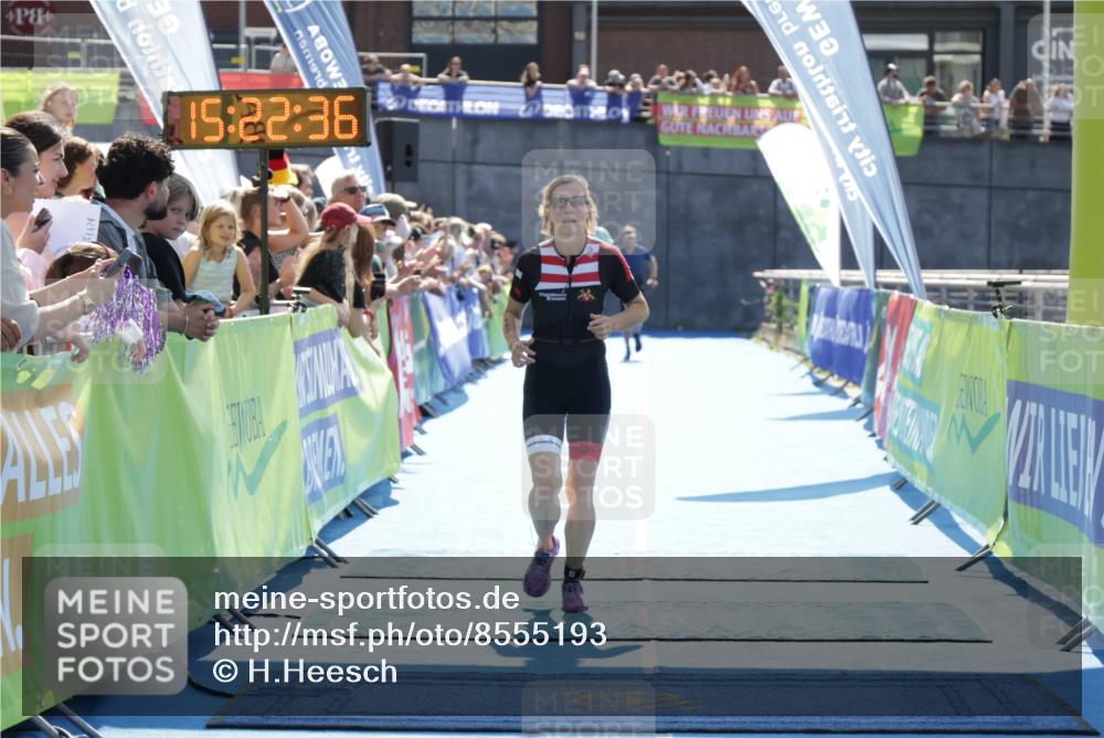 10.08.2025 - GEWOBA Citytriathlon Bremen H.Heesch http://msf.ph/oto/8555193 10.08.2025 15:22:40 Ziel 52, 124, 246, 462, 480 meine-sportfotos.de