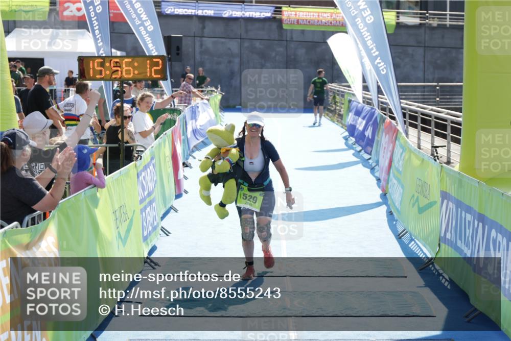 10.08.2025 - GEWOBA Citytriathlon Bremen H.Heesch http://msf.ph/oto/8555243 10.08.2025 15:56:16 Ziel 529 meine-sportfotos.de