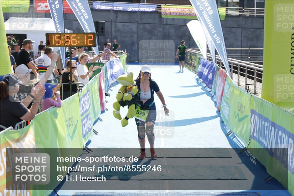 10.08.2025 - GEWOBA Citytriathlon Bremen H.Heesch http://msf.ph/oto/8555246 10.08.2025 15:56:16 Ziel 529 meine-sportfotos.de