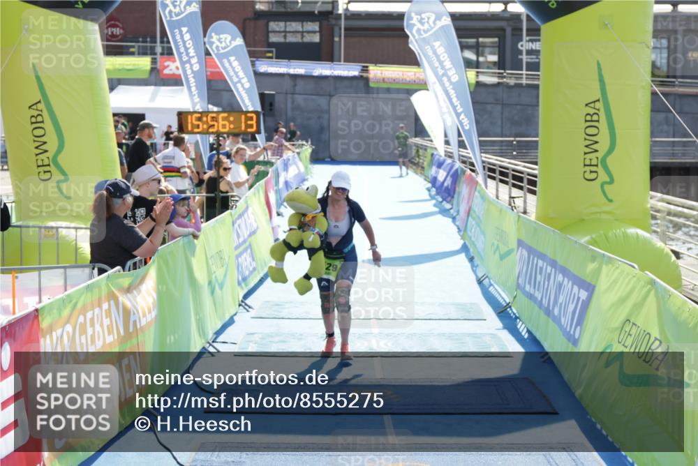 10.08.2025 - GEWOBA Citytriathlon Bremen H.Heesch http://msf.ph/oto/8555275 10.08.2025 15:56:17 Ziel 529 meine-sportfotos.de