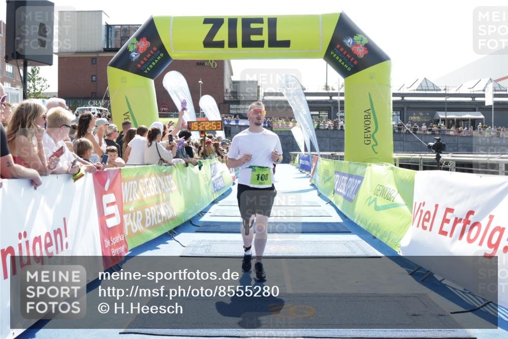 10.08.2025 - GEWOBA Citytriathlon Bremen H.Heesch http://msf.ph/oto/8555280 10.08.2025 15:22:57 Ziel 63, 108, 213 meine-sportfotos.de