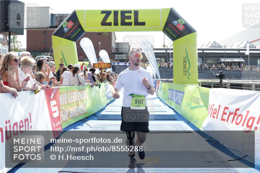 10.08.2025 - GEWOBA Citytriathlon Bremen H.Heesch http://msf.ph/oto/8555288 10.08.2025 15:22:58 Ziel 63, 108, 213 meine-sportfotos.de