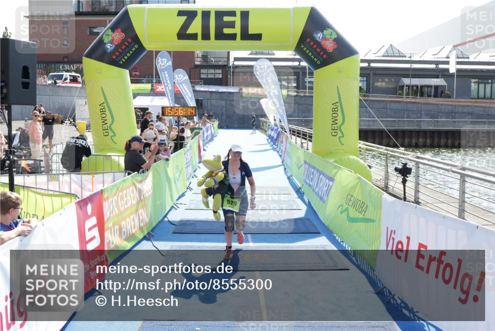 10.08.2025 - GEWOBA Citytriathlon Bremen H.Heesch http://msf.ph/oto/8555300 10.08.2025 15:56:18 Ziel 529 meine-sportfotos.de