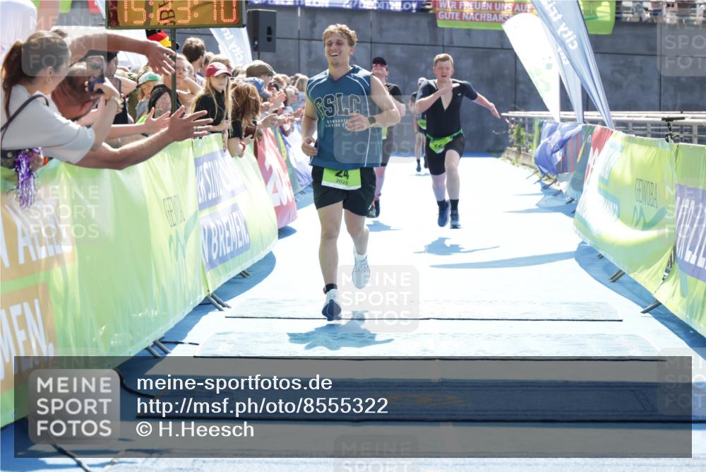 10.08.2025 - GEWOBA Citytriathlon Bremen H.Heesch http://msf.ph/oto/8555322 10.08.2025 15:23:14 Ziel 24, 100, 211 meine-sportfotos.de